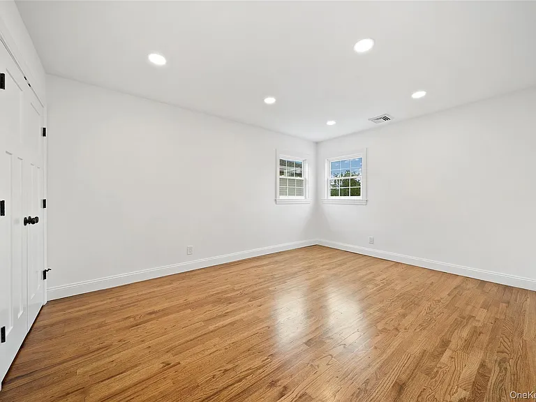 3914 Waverly Ave #2 — Photo 8