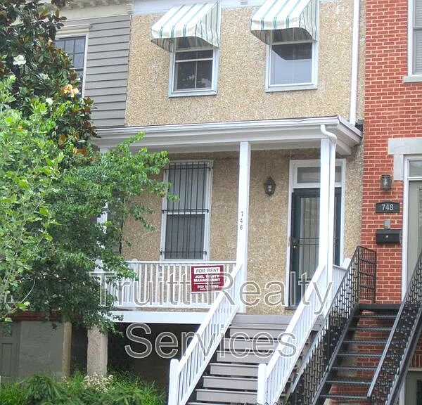 746 7th St S #E-1 — Photo 2