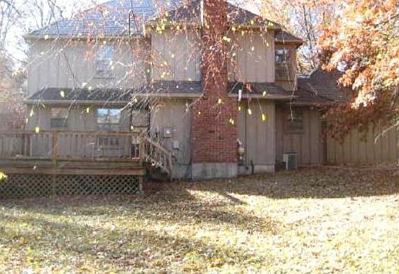 3rd image of 10125 Hemlock Dr