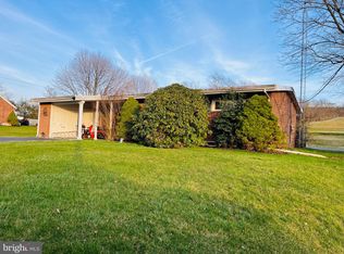 4086 Manchester St, Glen Rock, PA 17327