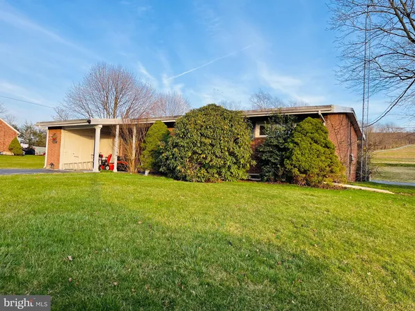 4086 Manchester St, Glen Rock, PA 17327