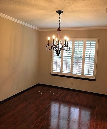 5th image of 1702 Encino Spg