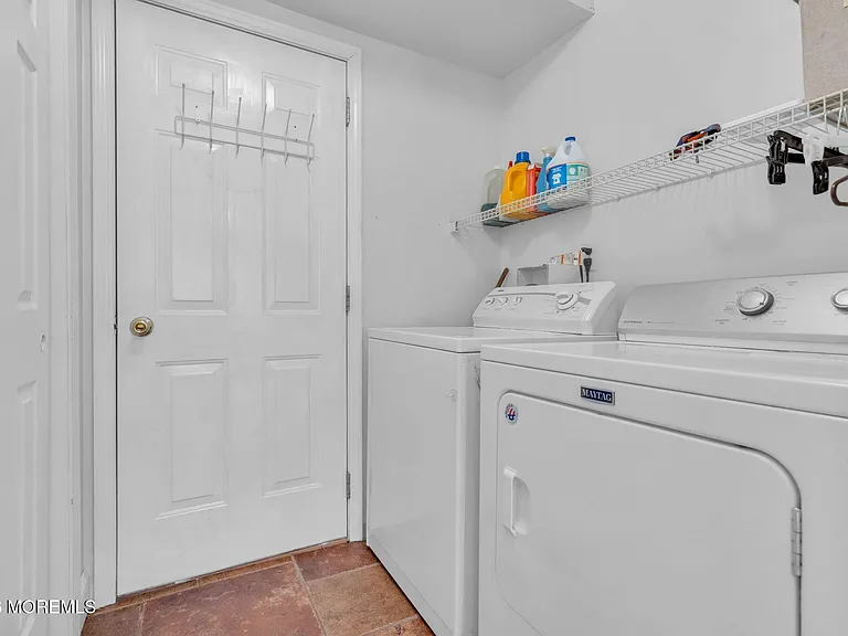 107 Shenandoah Blvd — Photo 45