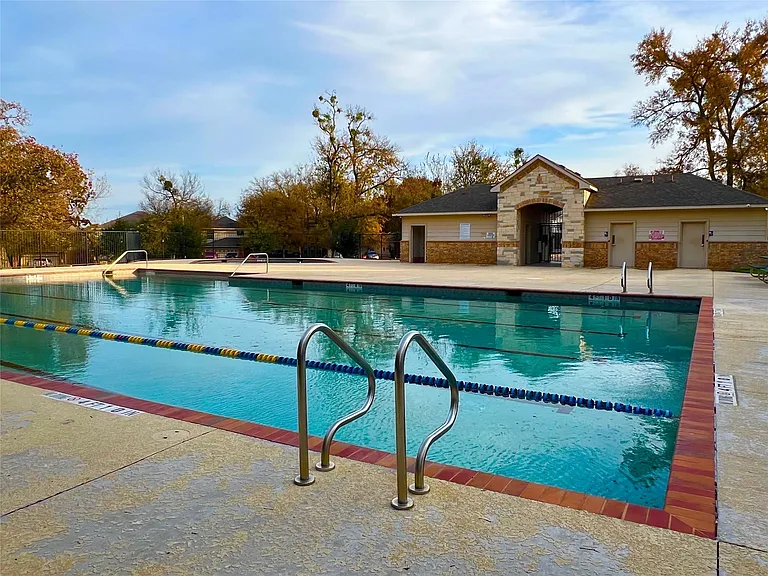 5717 Levenwood Ln — Photo 17