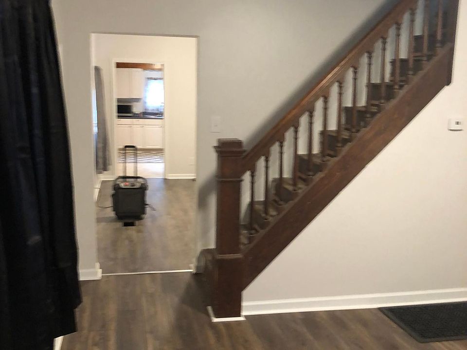 2nd image of 163 Main St