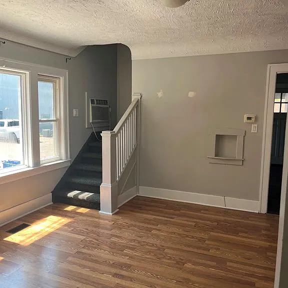 1285 Parent Ave — Photo 7