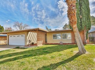14211 Canterbury Dr, Victorville, CA 92395