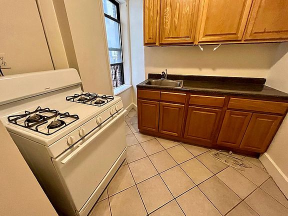 3rd image of 608 W 139th St APT 2B