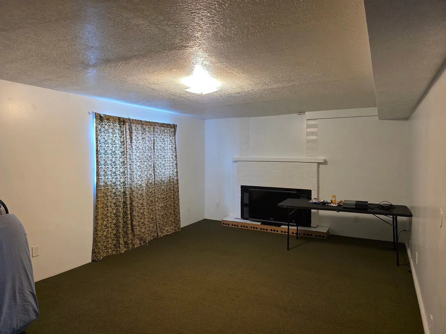 Basement 2 Bed 1 Bath Shared Laundry — Photo 2
