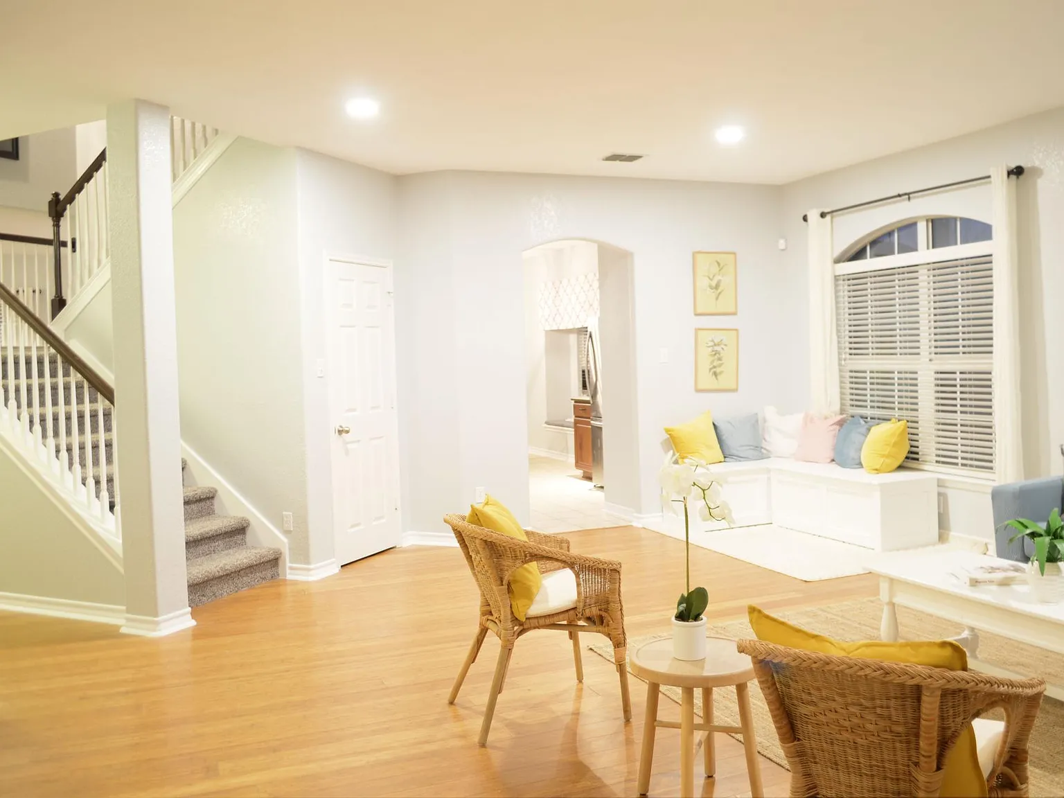21002 Villa Valencia — Photo 4