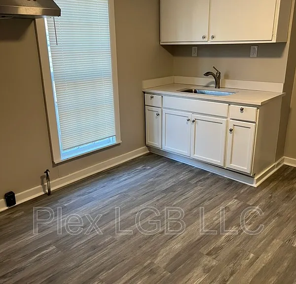 405 Render St — Photo 6