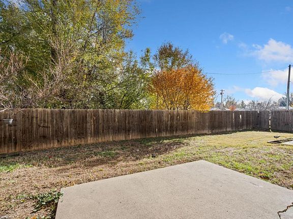 4th image of 906 Hersinger Pl