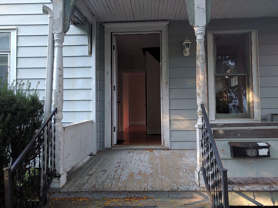 1st image of 19 Lockwood St
