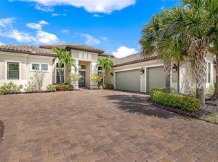 9067 Sorreno Ct, Naples, FL 34119