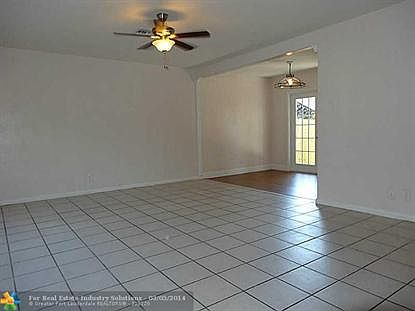 3rd image of 830 NE 18th Ct #2