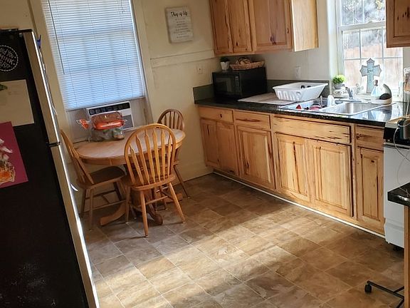 3rd image of 1380 Palm Ave #1