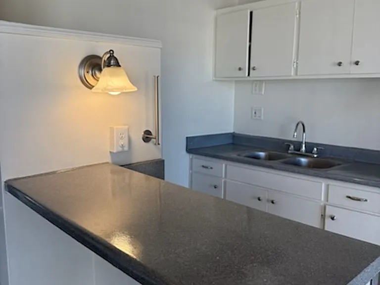 Oxnard Occidental Apartments — Photo 6