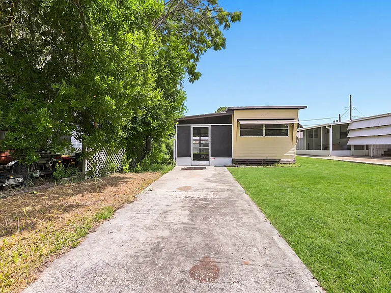 7115 Lofty Dr — Photo 2