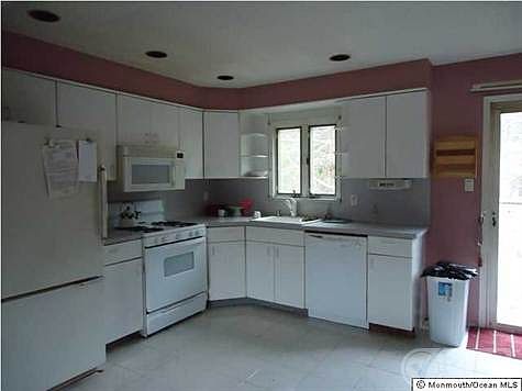 5th image of 446 New York Ave