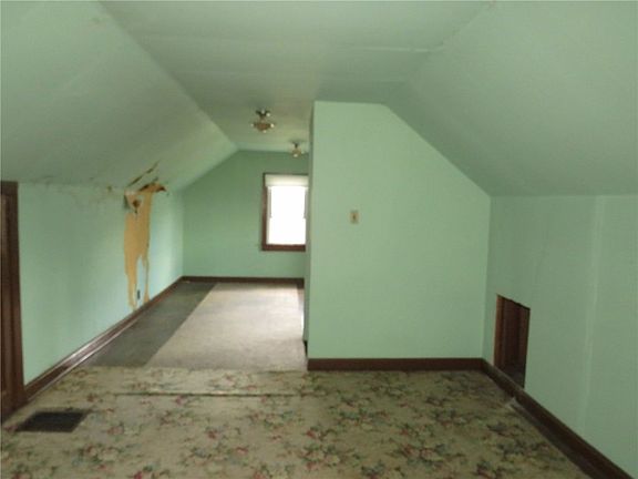 2nd image of 225 N Main St