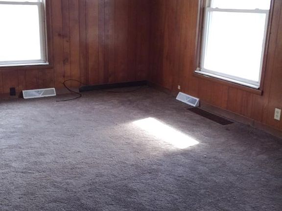 4th image of 407 Atlantic St NE