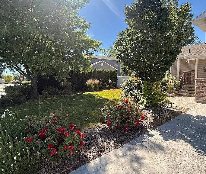 253 Colonial Way — Photo 6