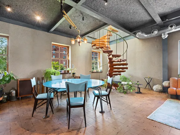 527 Hudson Street image 12 of 24