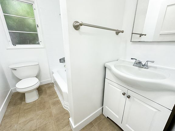 5th image of 1145 N Central Ave APT 9