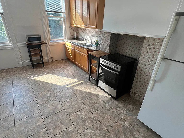 993 Hart St #1 — Photo 1