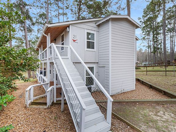 3rd image of 21 Red Bird Ln
