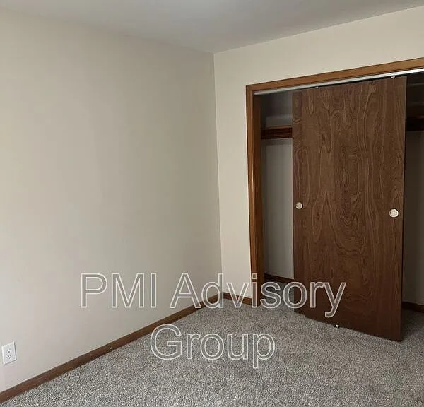 3605 SW 9th St — Photo 6