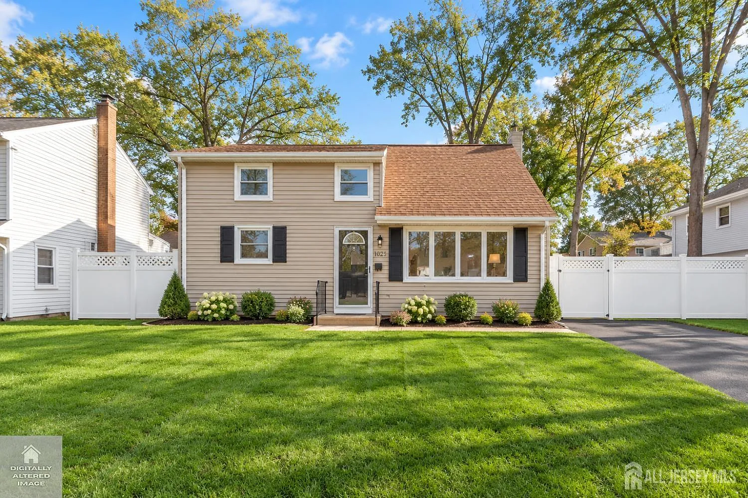 4 bed, 2.0 bath, $3,200 — Photo 1