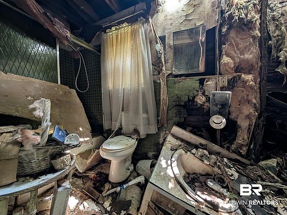4th image of 1722 McCants Ave