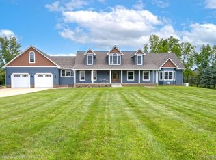 6950 Dryden Rd, Almont, MI 48003