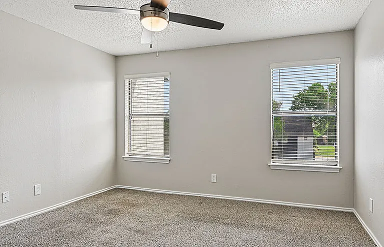 Creekside Apartment Homes — Photo 10