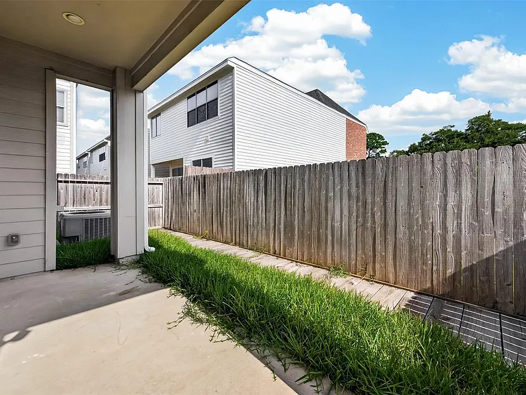8821 Hollister Pine Ct — Photo 42