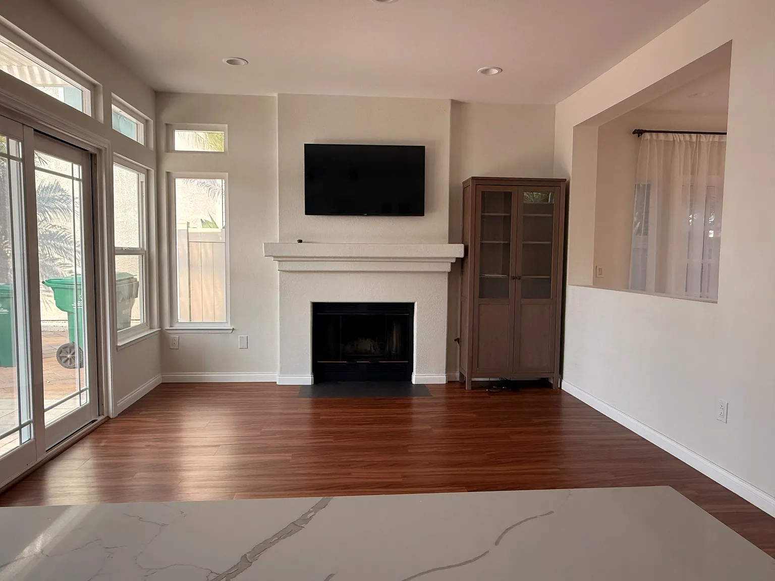 3 bed, 2.5 bath, 1787 sqft, $5,495 — Photo 4
