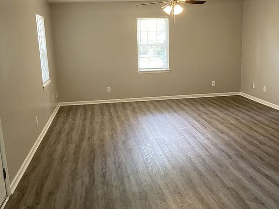 3rd image of 1101 Albert Rd APT B