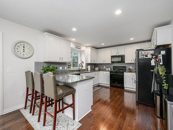 4th image of 30744 Asbury Hill Dr