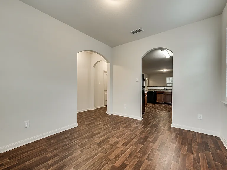 1309 James St — Photo 6