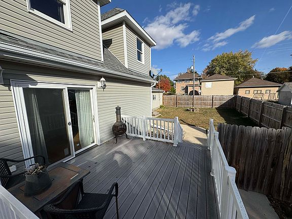 4th image of 608 4th St