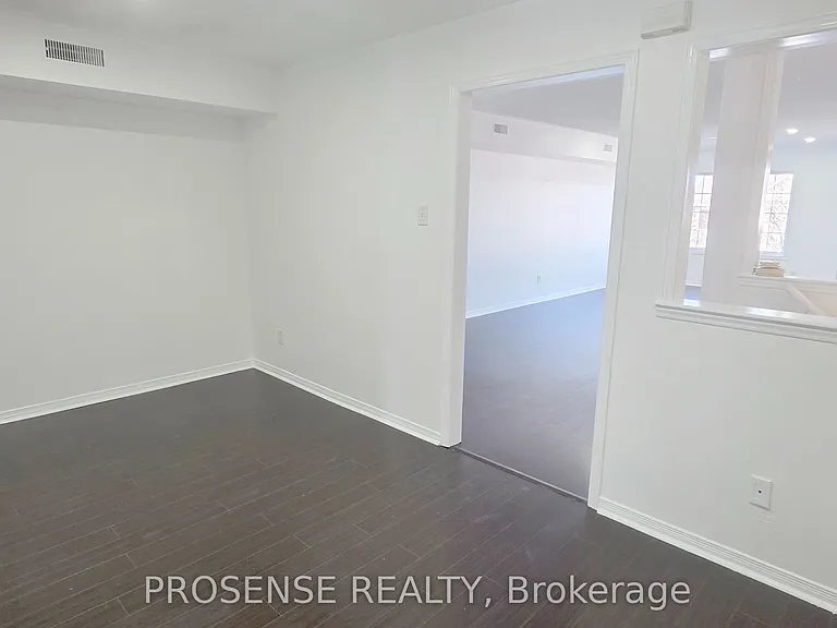 9699 Jane St #13 — Photo 19