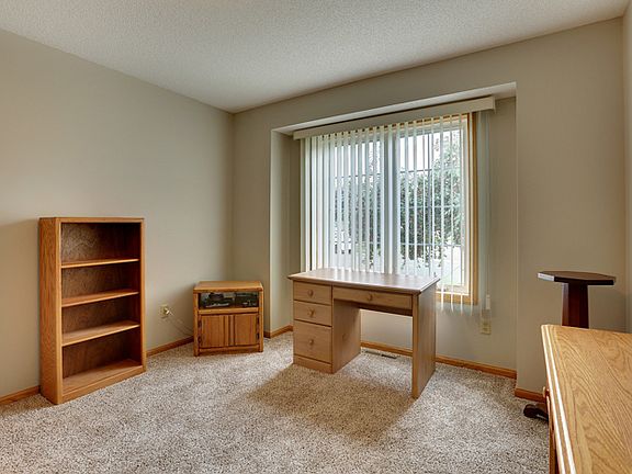 2nd image of 3670 Zinnia Ln N