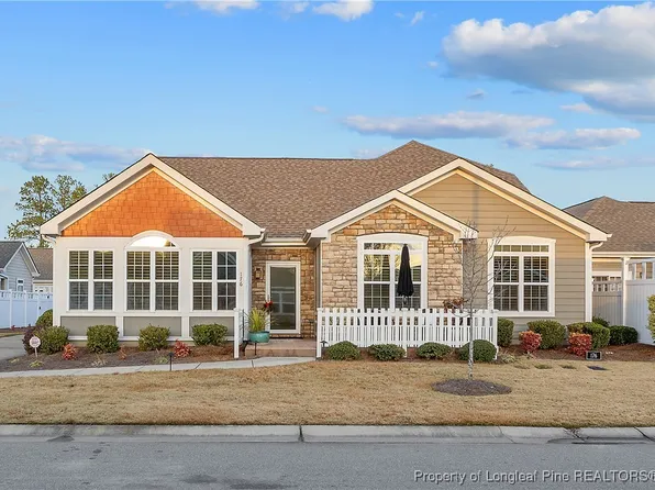 176 Nandina Ct, Fayetteville, NC 28311