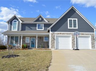 20934 Cottonwood Cir, Spring Hill, KS 66083