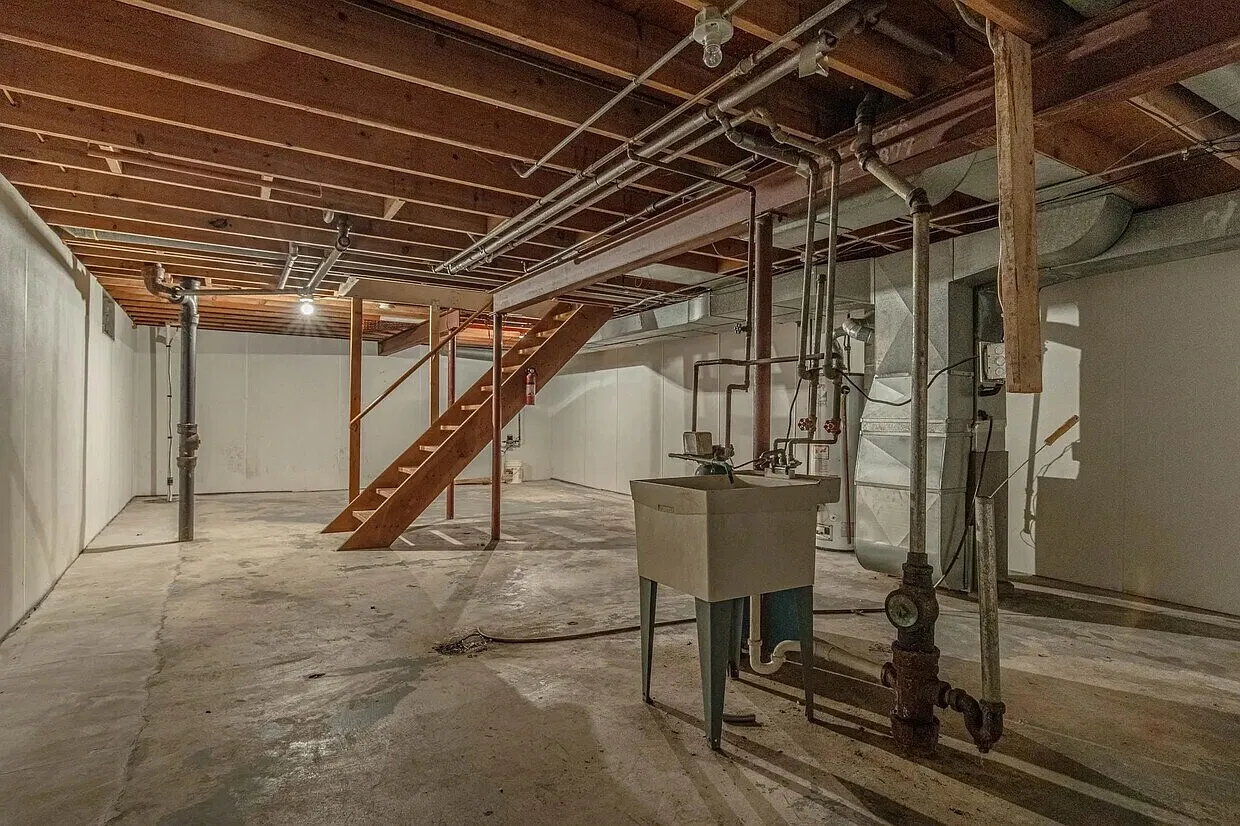 33 West Klubertanz Drive - 1 — Photo 3