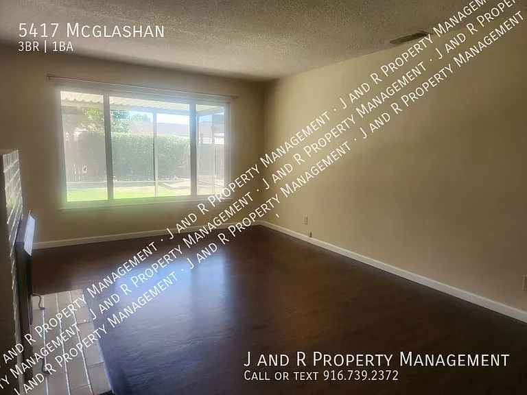 5417 McGlashan St — Photo 8