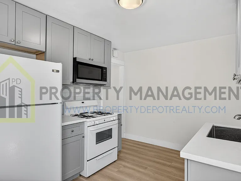 2519 Freeport Blvd #4 — Photo 4