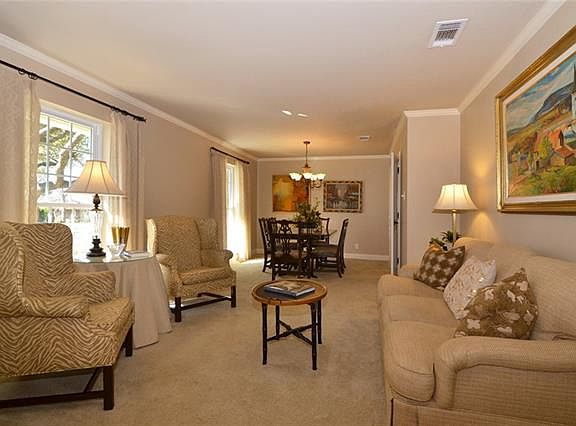 4th image of 2801 Hunters Creek Dr