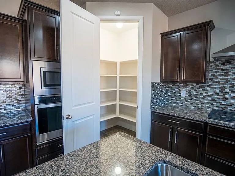 6205 Redroot St NW — Photo 8